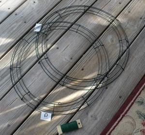 10 Box Wire 16" Wreath Frames