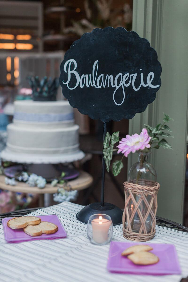 Scalloped Oval Metal Chalkboard with Stand 21"